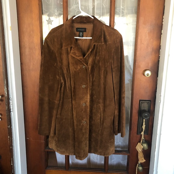 Avenue Jackets & Blazers - Beautiful Chestnut Suede Leather Blazer Jacket with Pockets EUC